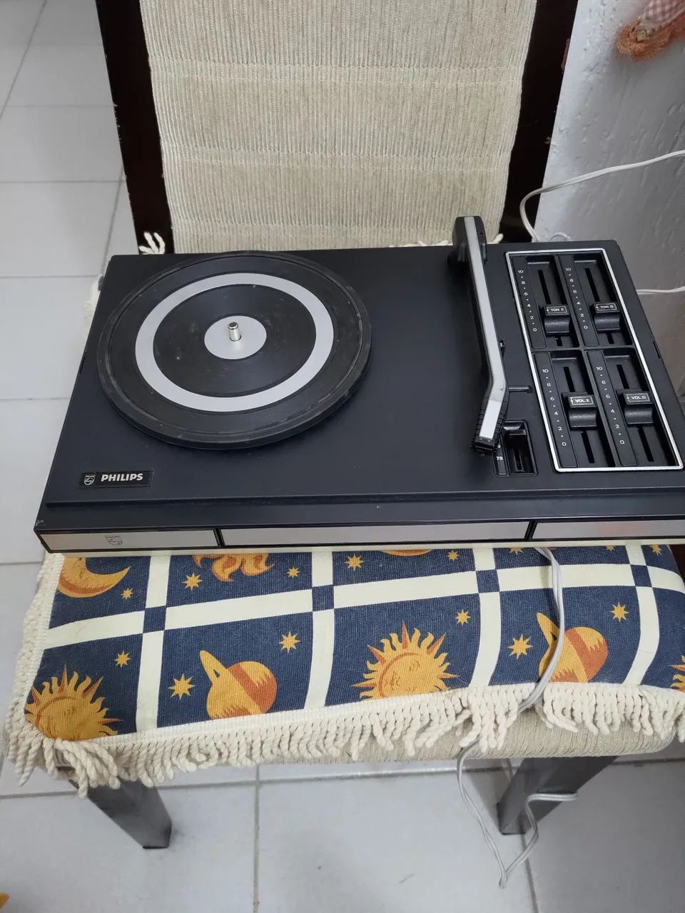 Toca-discos Philips Vintage 623