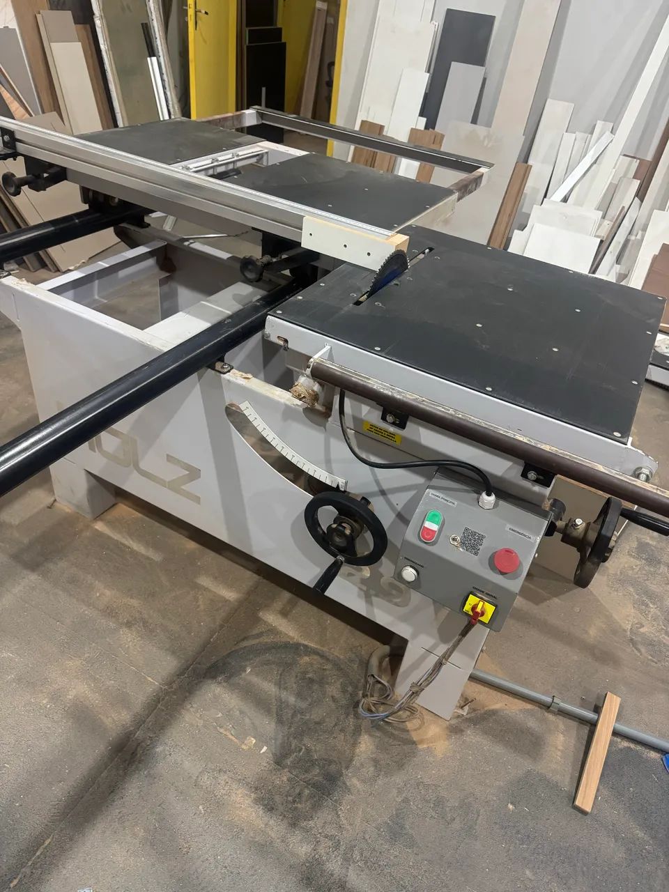 ESQUARTEJADEIRA HOLZ - 2.9 - INCLINÁVEL - TRIFÁSICA  - Foto 2