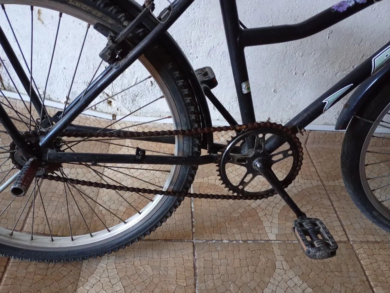 Bicicleta preta aro 26 - Foto 4