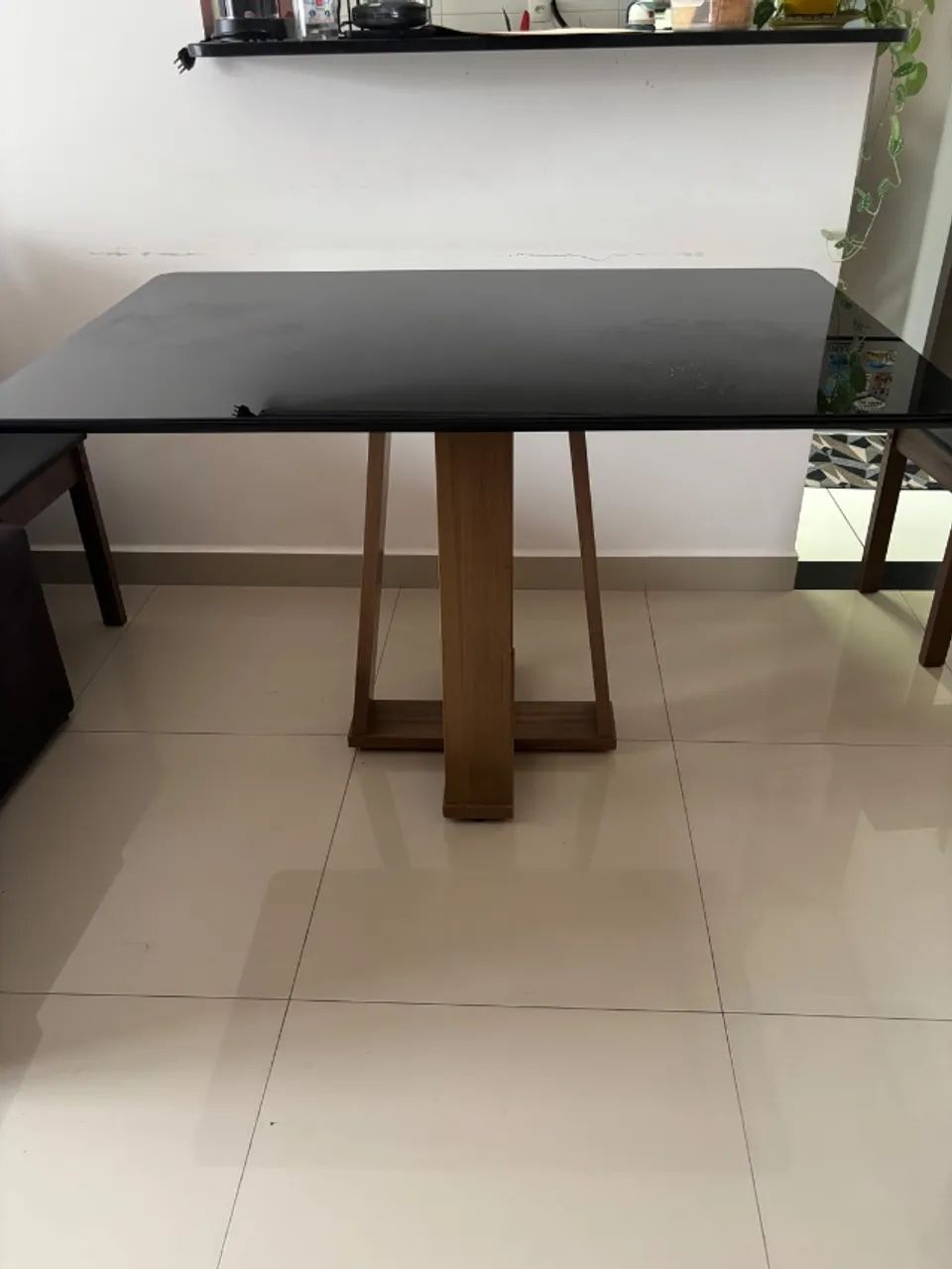 Mesa de jantar com tampo de vidro