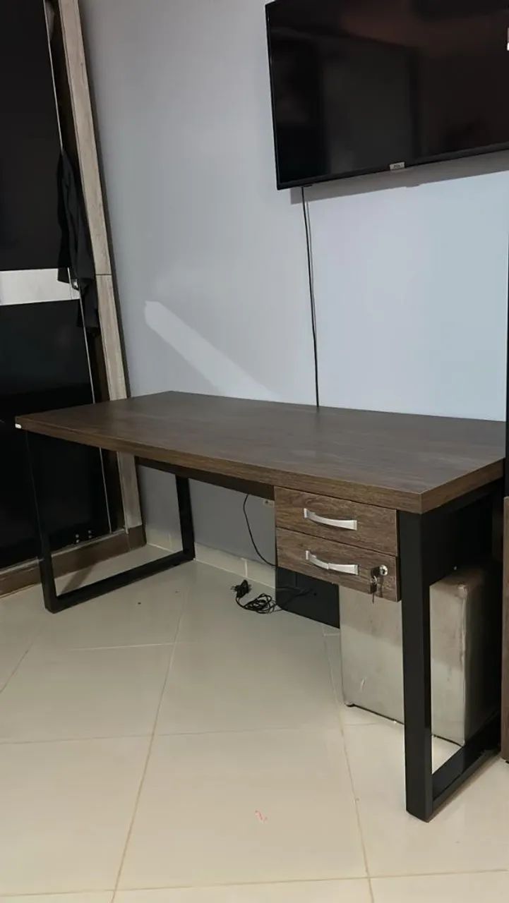 MESA DE ESCRITORIO MDF AMADEIRADO - Foto 2