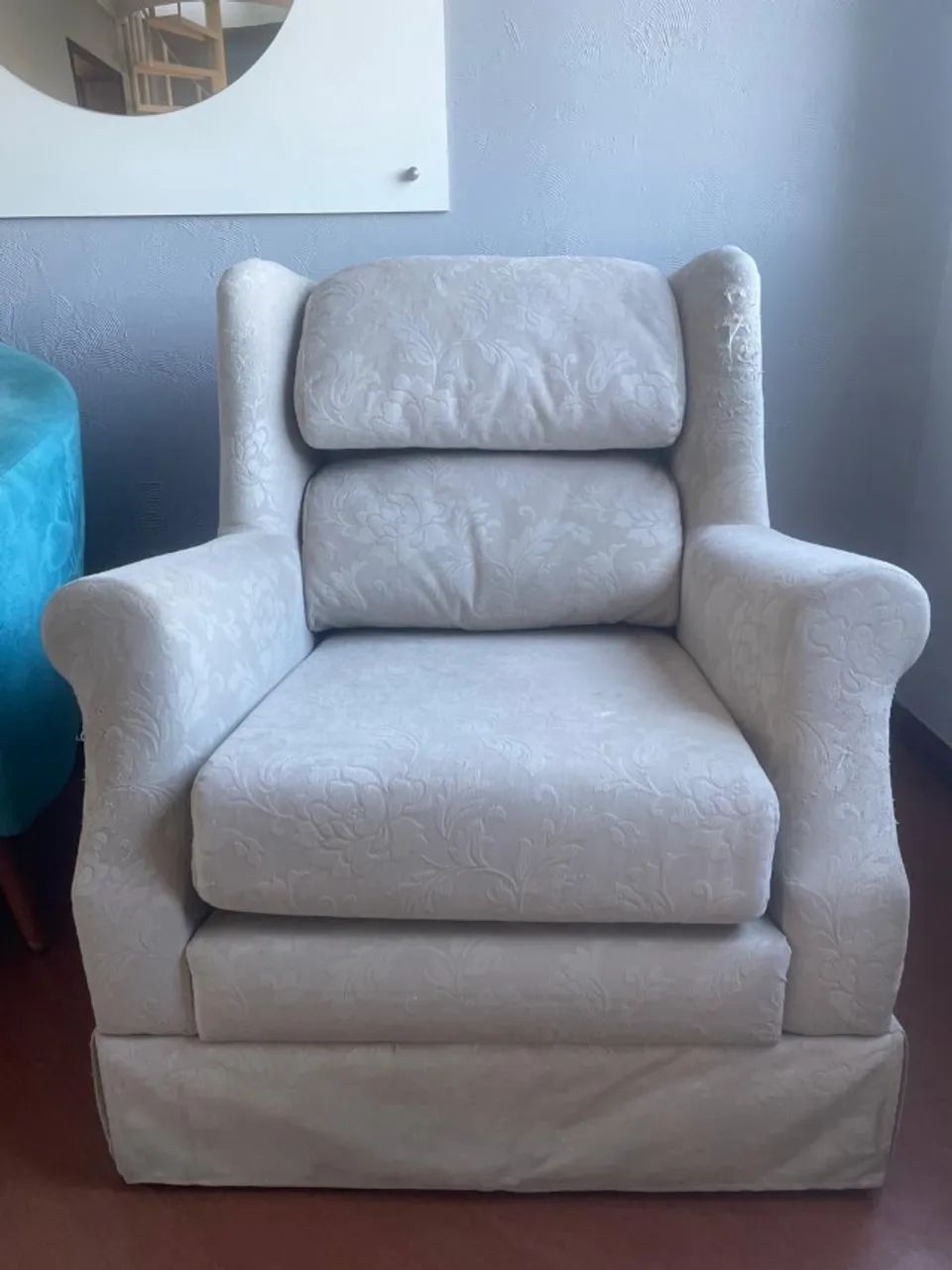 Very Comfortable Reading Armchair446558830131292160