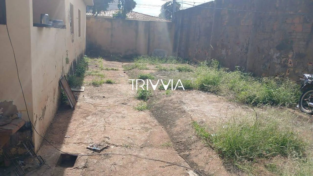 Casa no Saraiva  2 quartos, amplo terreno e ótimo potencial - Foto 2