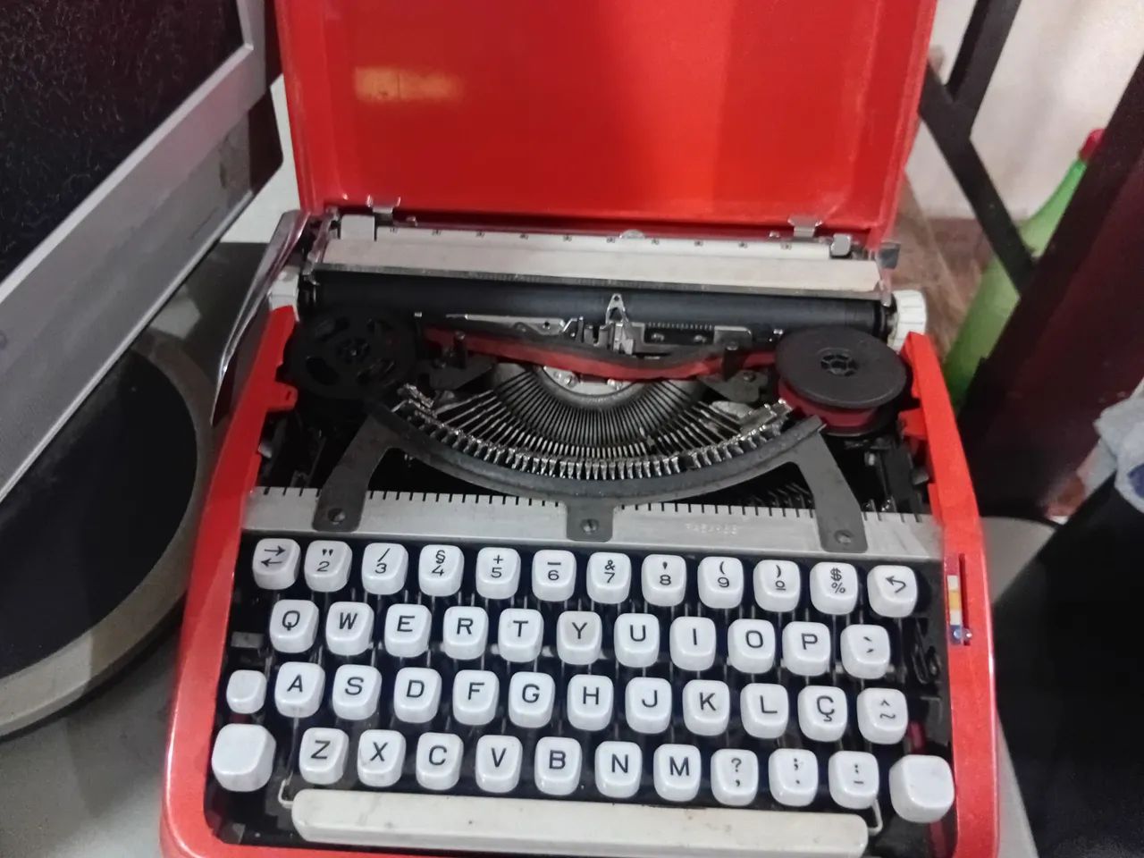 Maquina de escrever Antiga  - Foto 3