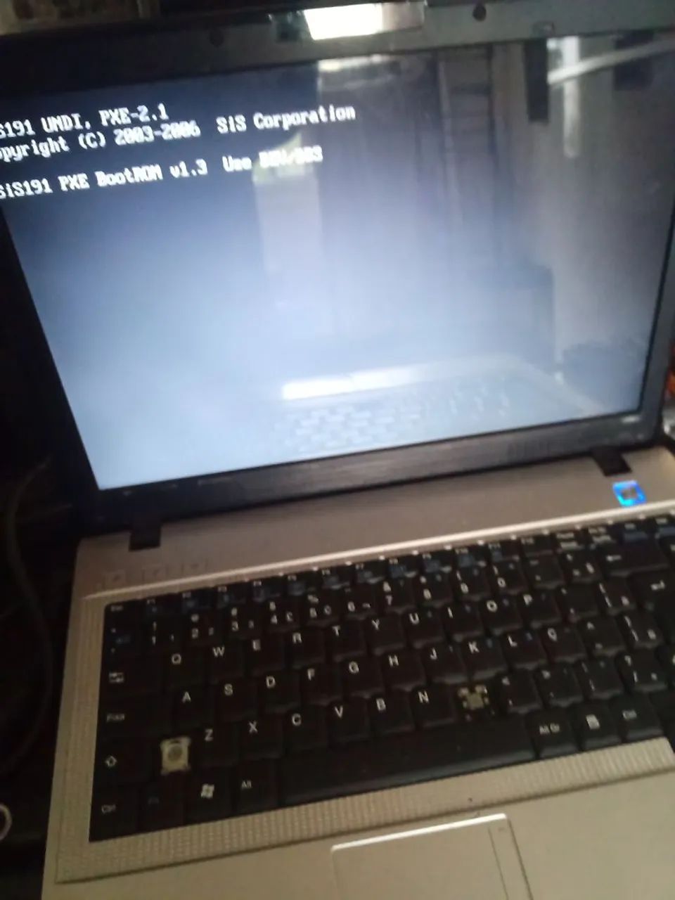 Notebook Celeron bem antigo - Foto 2