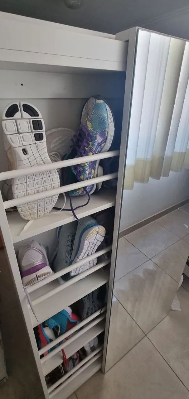 SAPATEIRA DE PAREDE COM PORTA DE CORRER E ESPELHO TOKSTOK.  - Foto 3