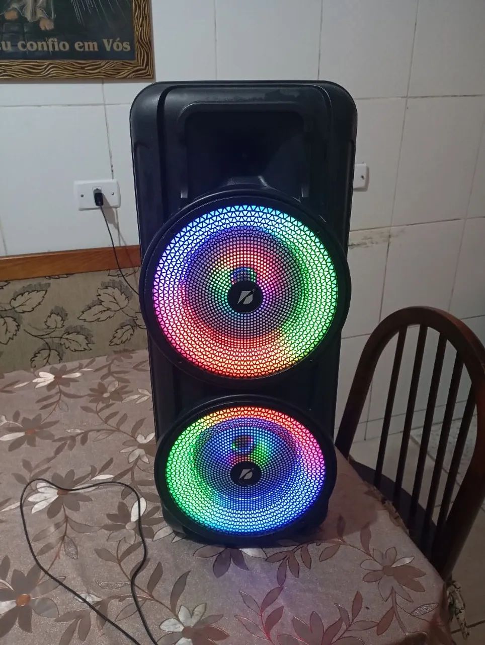 Caixa de som com bluetooth em bom estado de conservação  - Foto 2