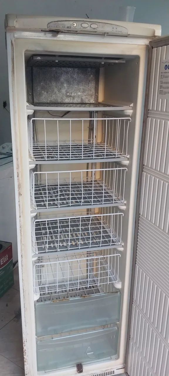 Freezer Eletrolux F250 - Foto 4