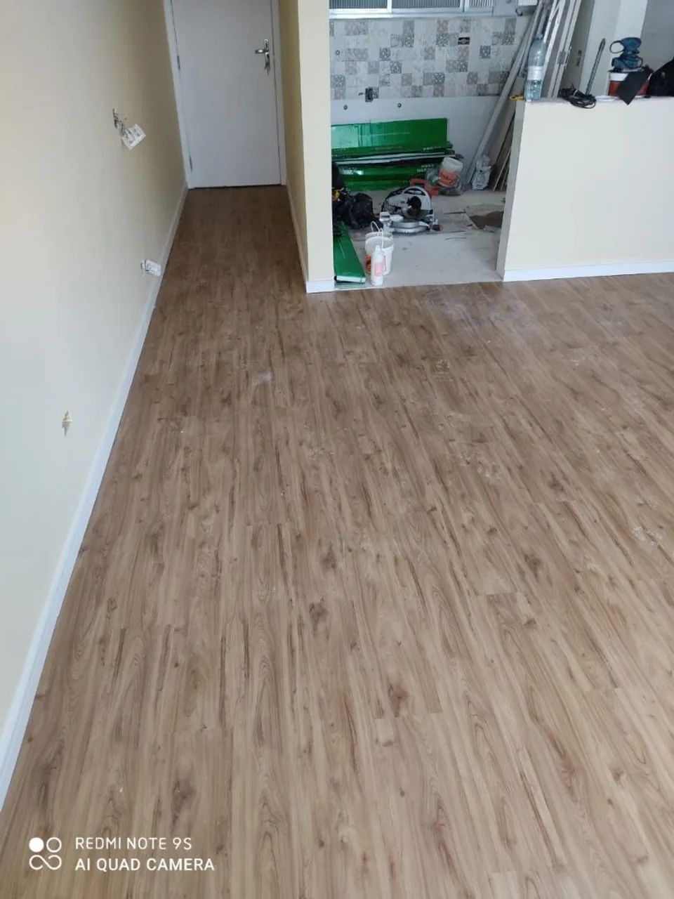 Colocação de piso vinílico, laminado e rodapé  - Foto 2