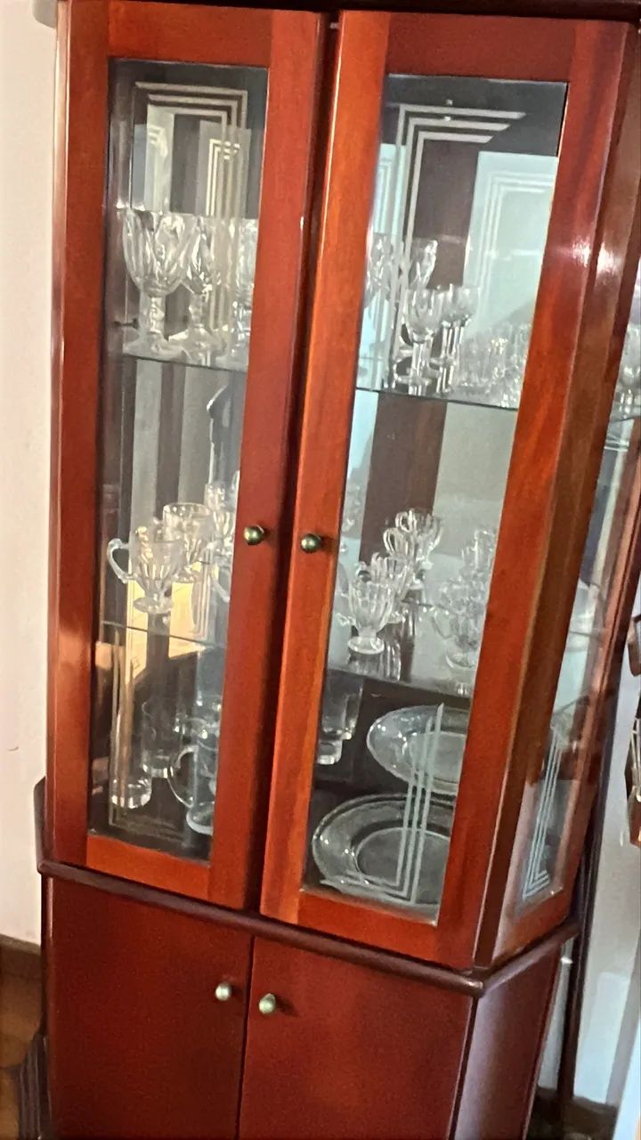 Cristaleira madeira 