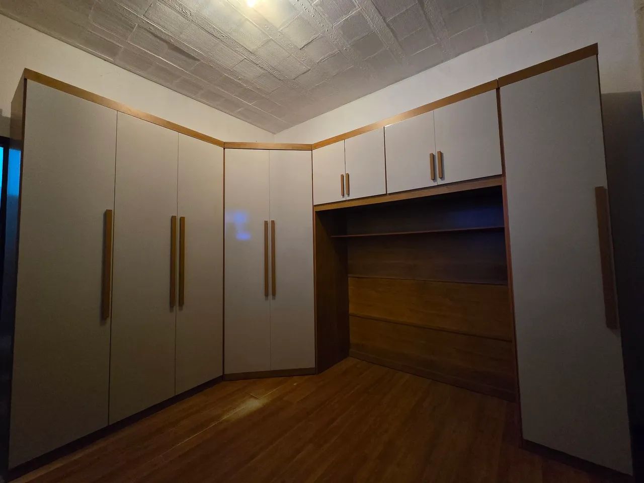 Guarda-roupa modulado com cômoda  - Foto 2