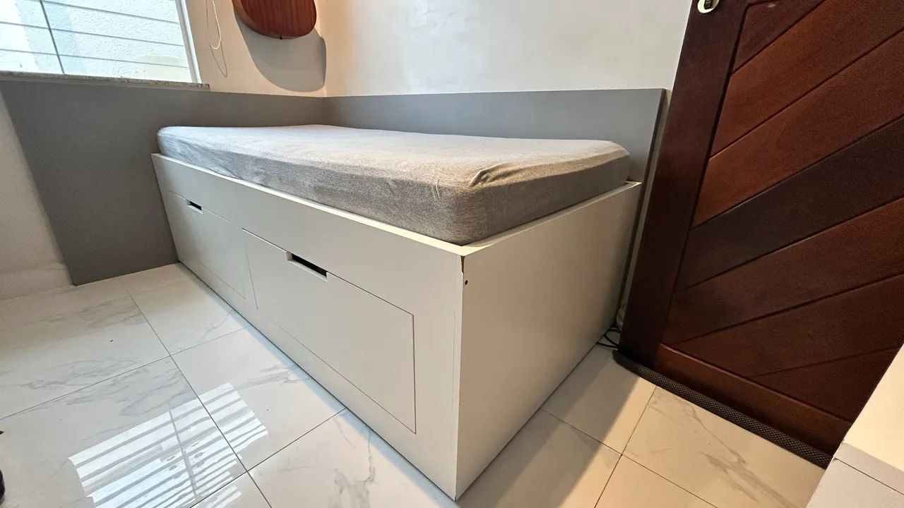 Cama de solteiro completa em MDF