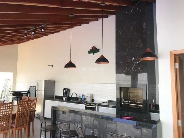 Comercial à venda 2 Quartos, 1 Suite, 250M², Centro, Ibiporã - PR