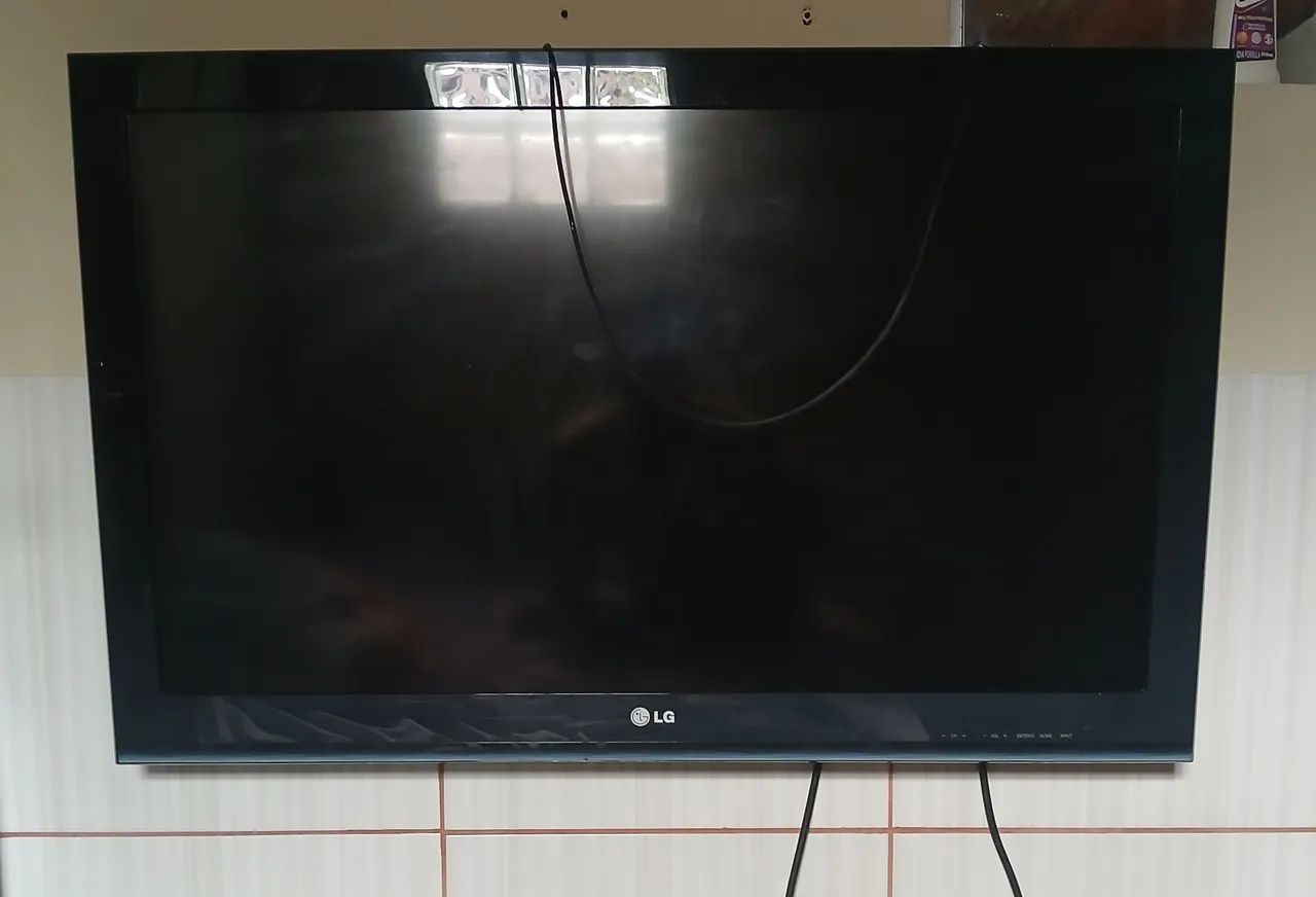 Televisão LG (Led) 37' polegadas (Modelo 37LK450)