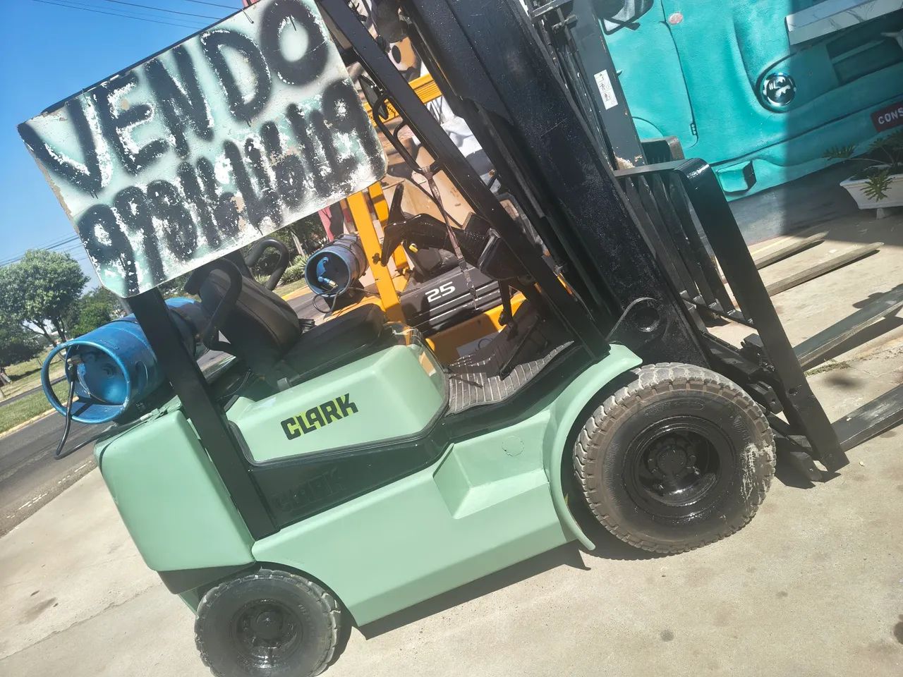 Empilhadeira em.otima condições  - Foto 4