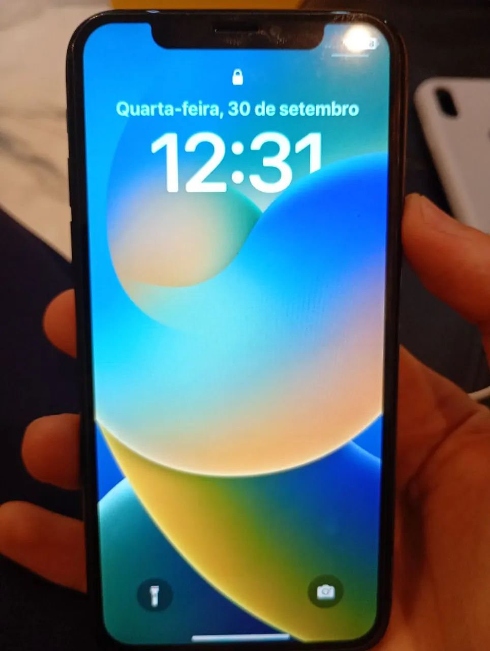 iPhone x 256gb com detalhes 