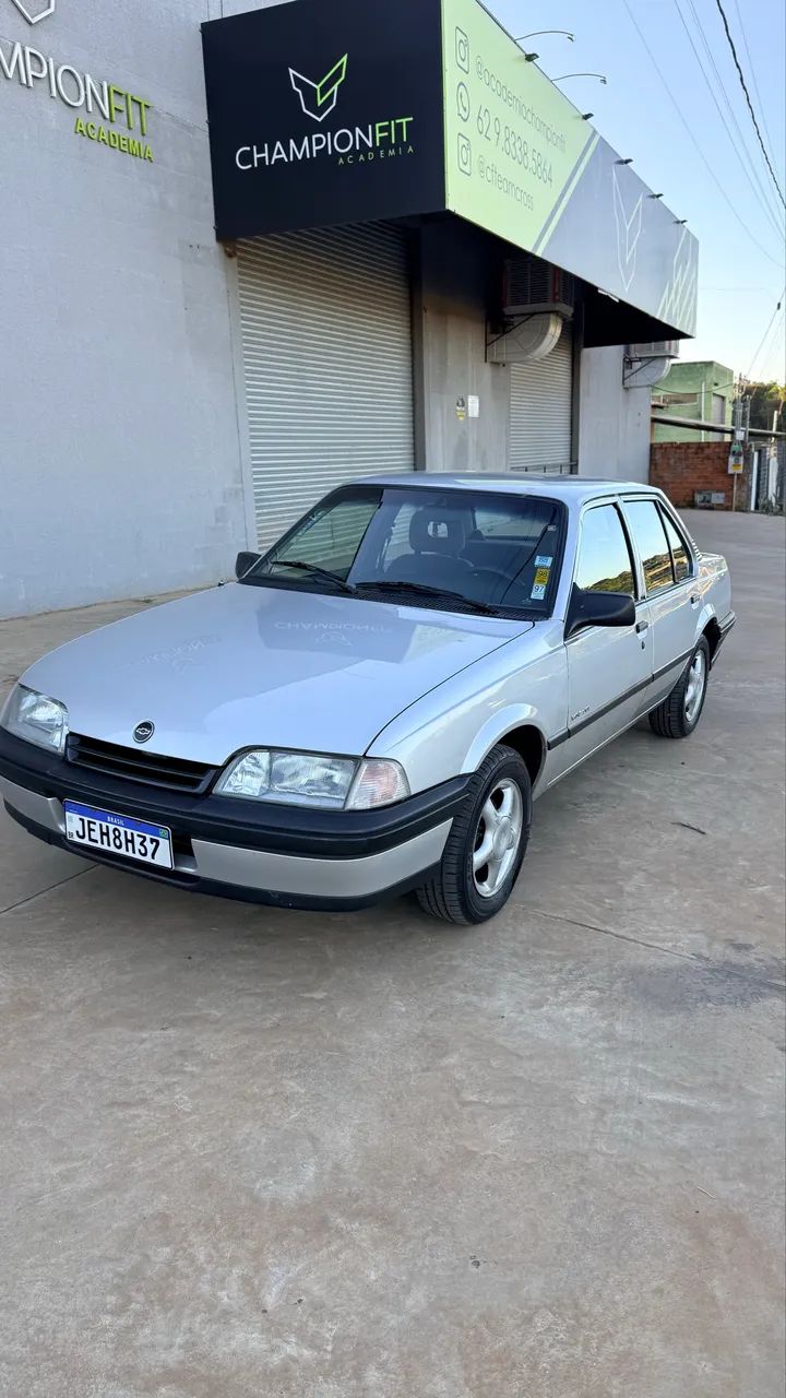 Chevrolet Monza Monza GL 1.8 EFI/ SL/ L/ 650/Barc. 2e4p 1996