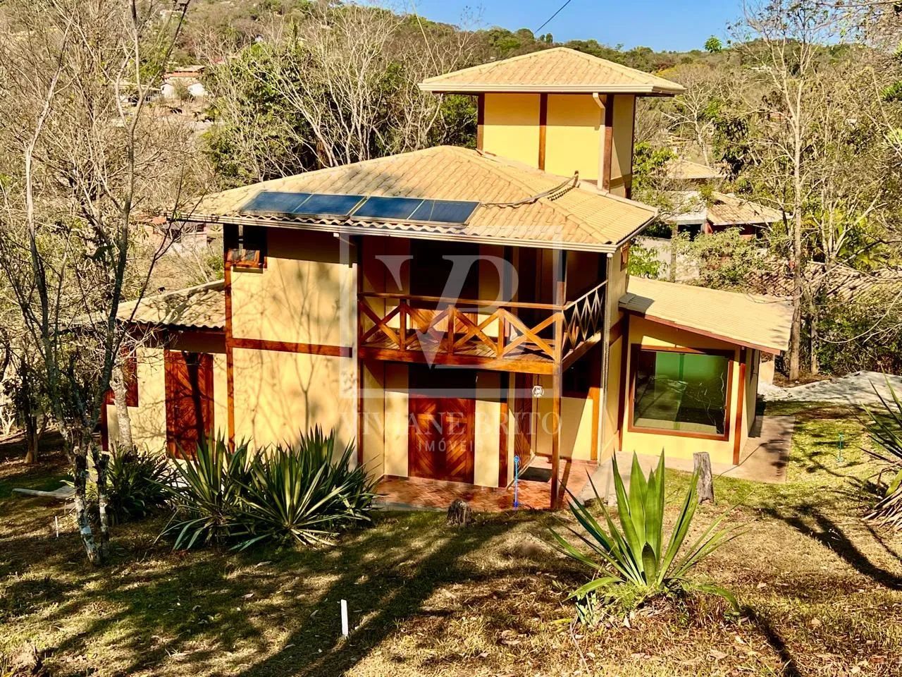Linda casa com 3 suítes, espaço, conforto e tranquilidade!