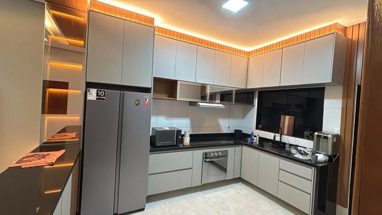 Cozinha planejada com iluminação LED  - Foto 2