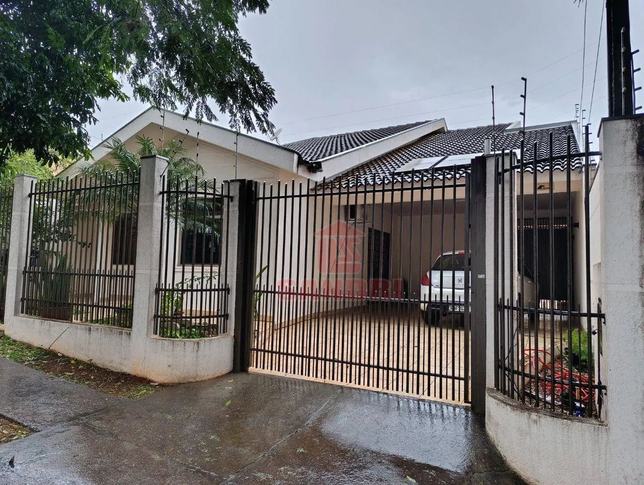 CASA COM ESPAÇO GOURMET, PISCINA, PRÓXIMO ARUNAS MARINGÁ - Foto 2