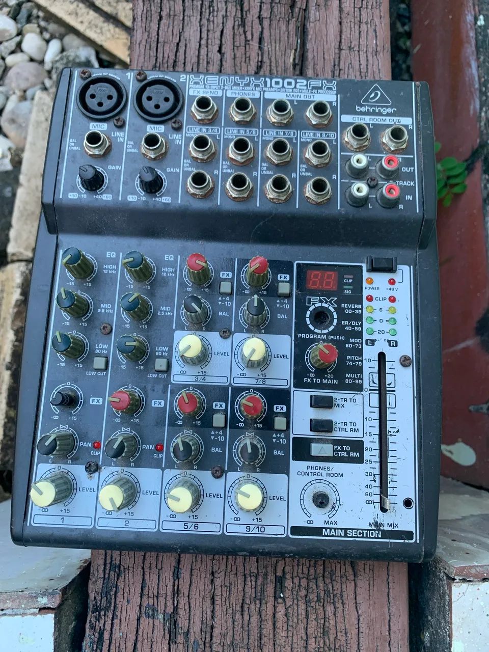Mesa Behringer - Xenyx1002fx - c/ Defeito