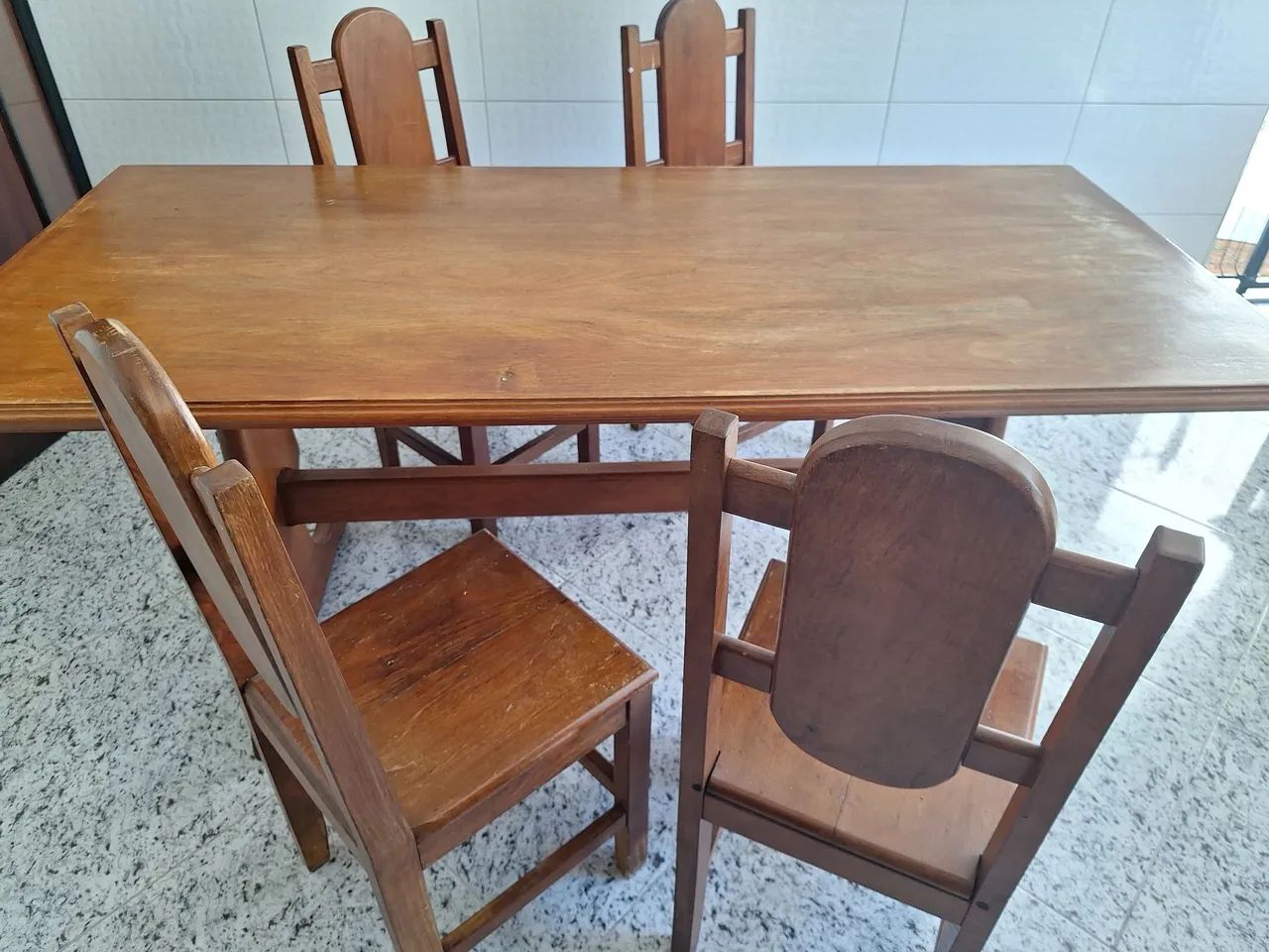 Vendo mesa com 4 cadeiras - Foto 4