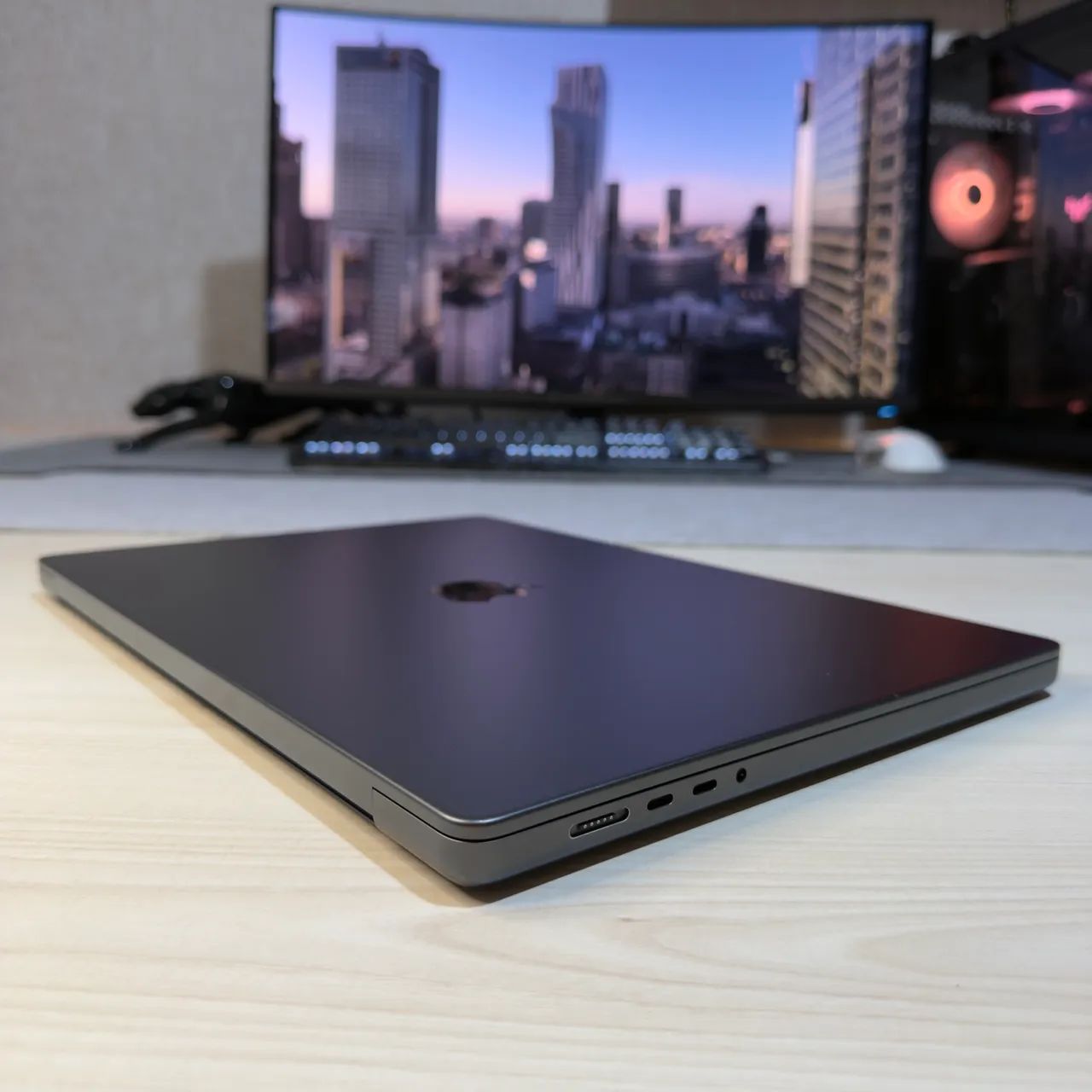 MacBook Pro 16" Apple M3 Pro 18GB RAM SSD 500GB Tela Liquid Retina XDR (Garantia)  - Foto 2