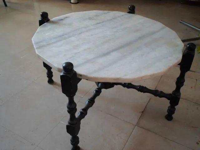 Mesa de centro de marmore antiga 