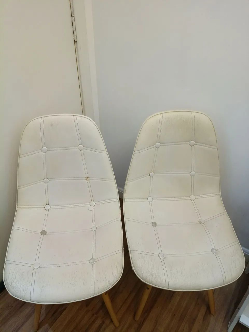 Cadeira botone Eames