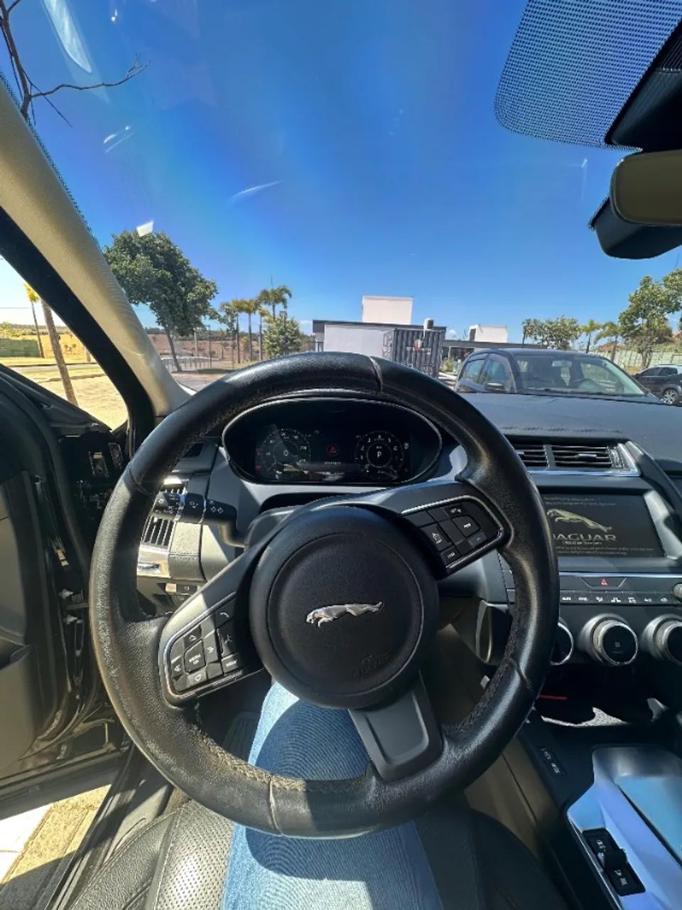 Jaguar E-Pace 2.0 AWD 249cv Aut. 2018 - Foto 3