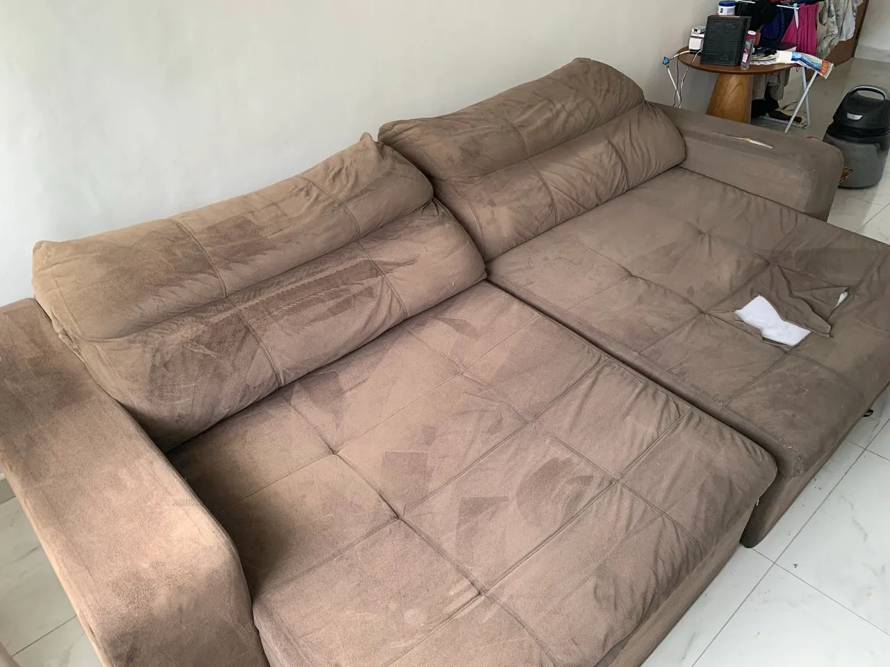 Limpeza de sofá carpetes e colchões e banco de carro e almofadas