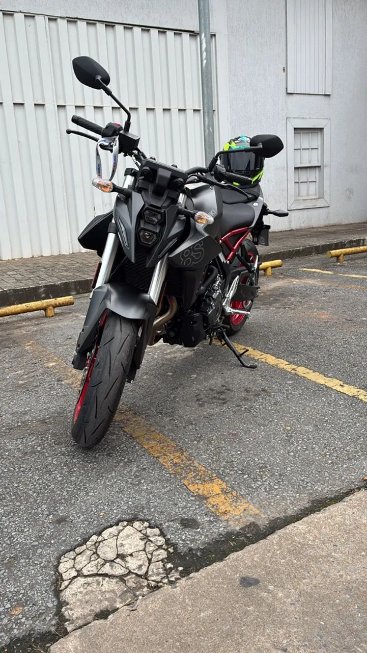 SUZUKI GSX 8S  - Foto 4