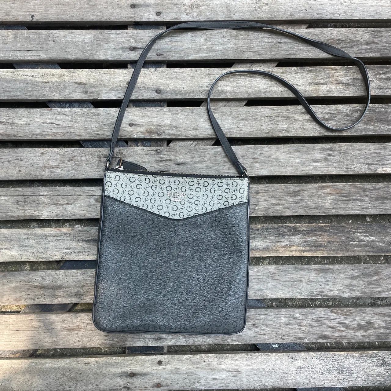 Bolsa GUESS Birch Logo Print 