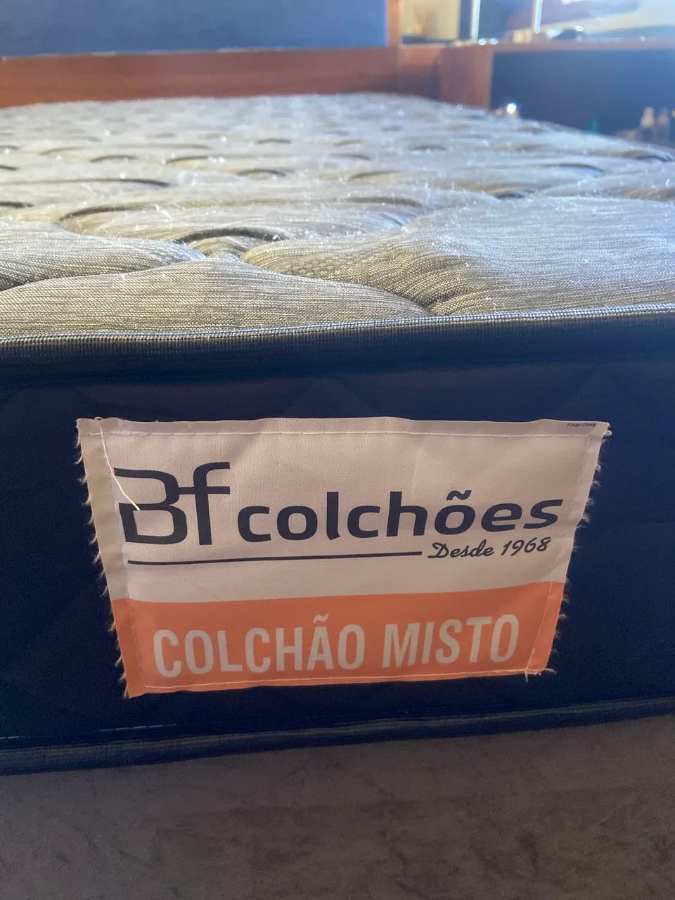 Vendo cama King size box com colchão de espuma  - Foto 2