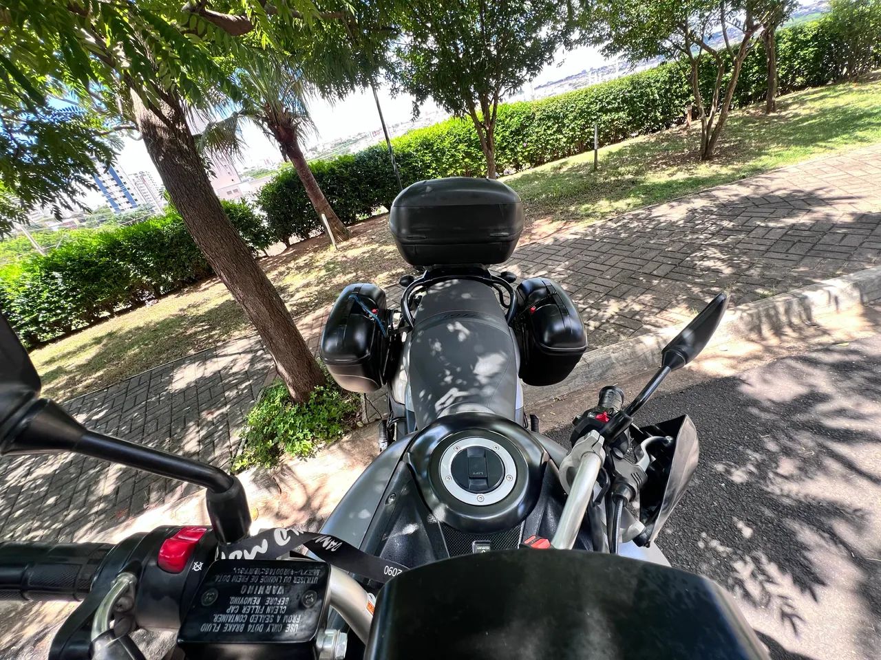 V Strom 650, estado como nova, baixo Km - Foto 3