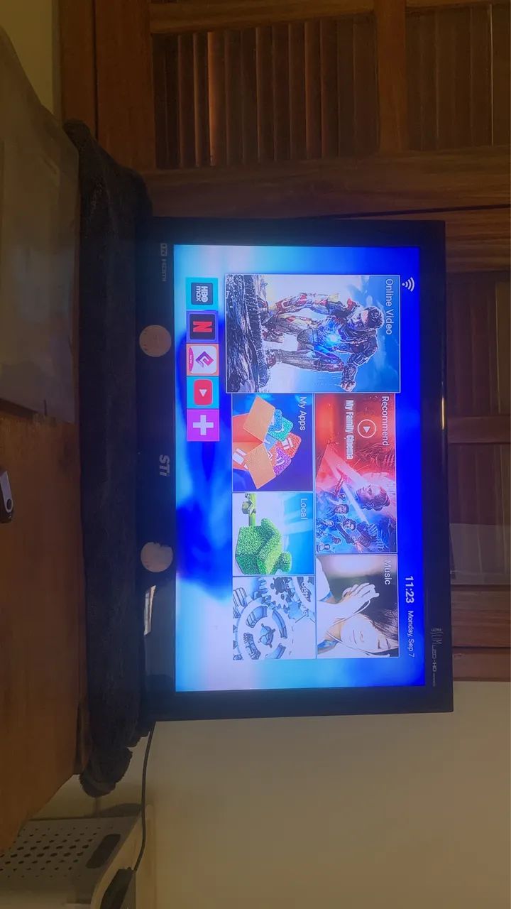 Vendo Tv 32 polegadas STI LED HD - Foto 2