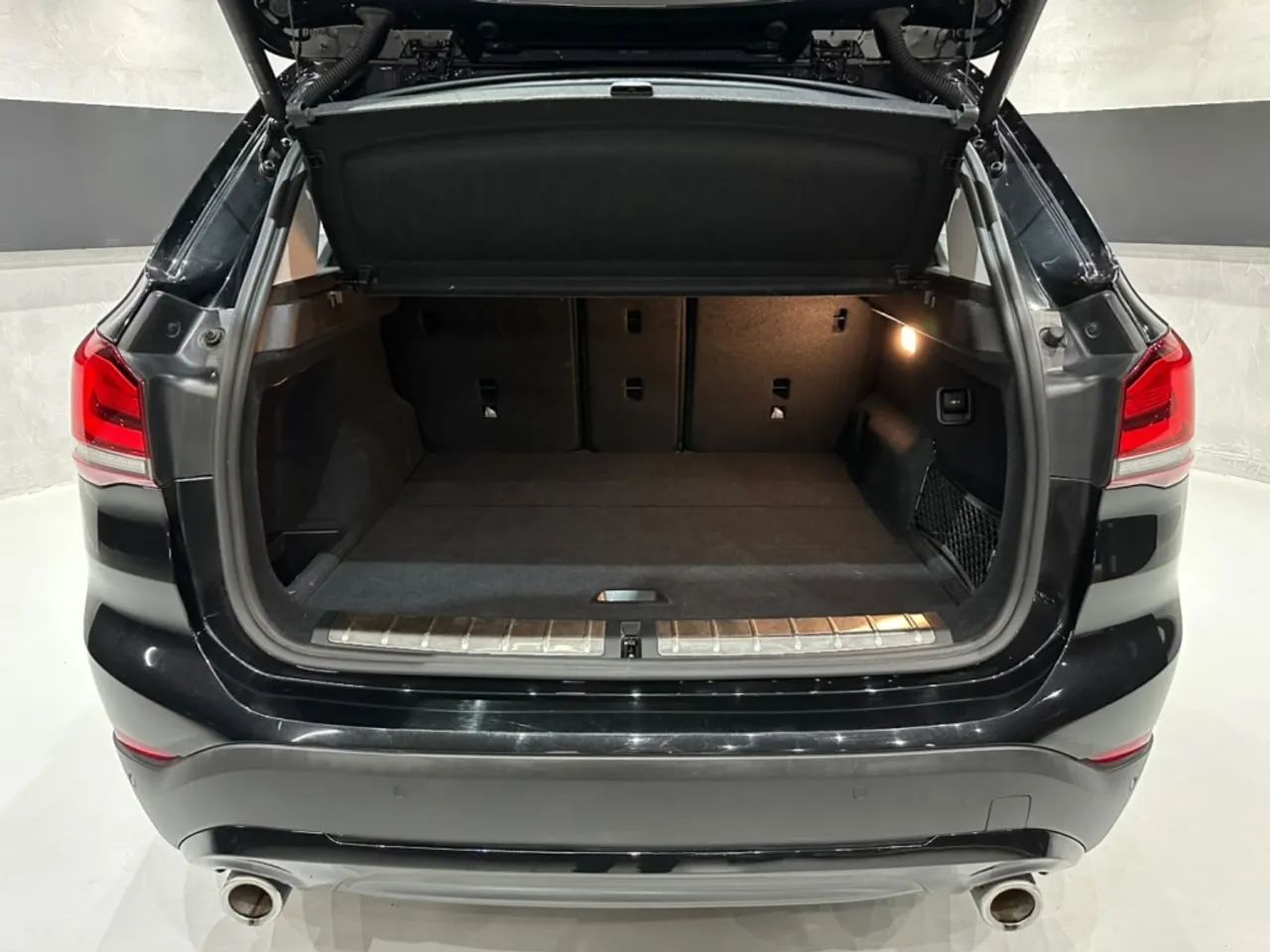 BMW X1 SDRIVE 20i X-Line 2.0 TB Aut., foto 18 de 20