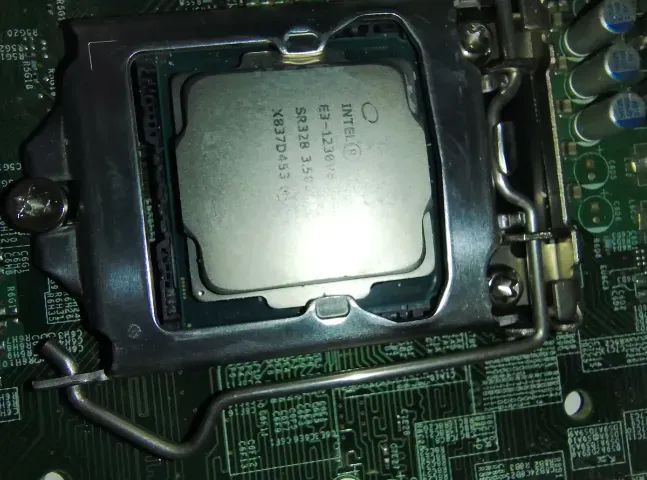 Processador Intel Xeon E3-1230 V6 4 Núcleos 3.9ghz + Placa (Usado) - Foto 2