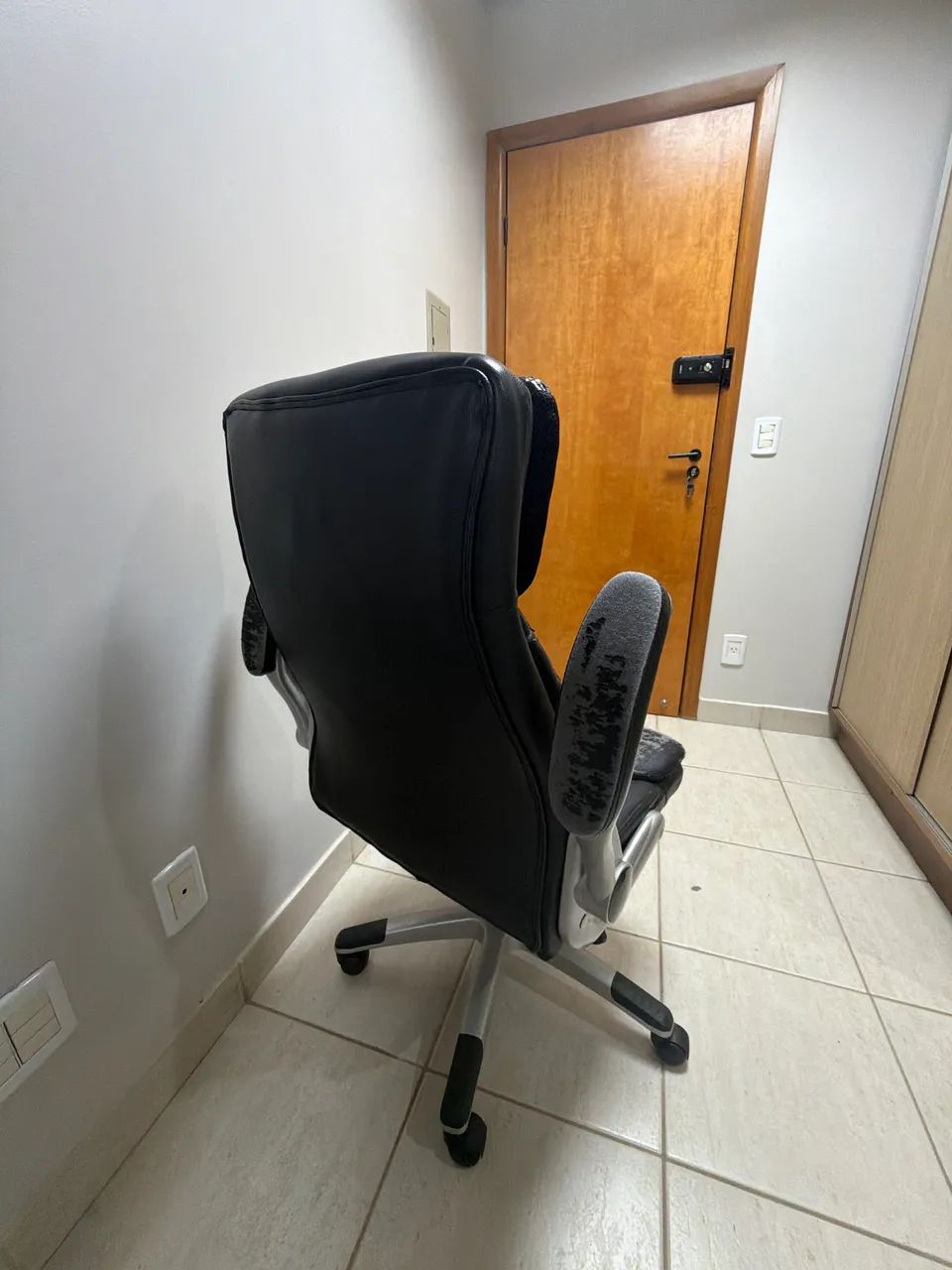 Cadeira usada para escritório  - Foto 2