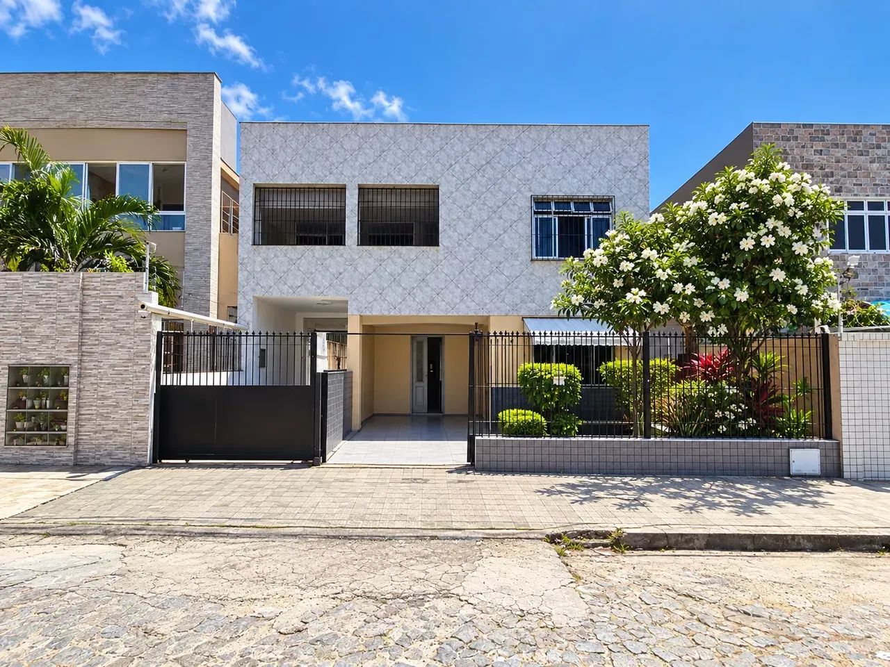 Excelente Duplex 6 suítes, 3 vagas no Parque Araxá