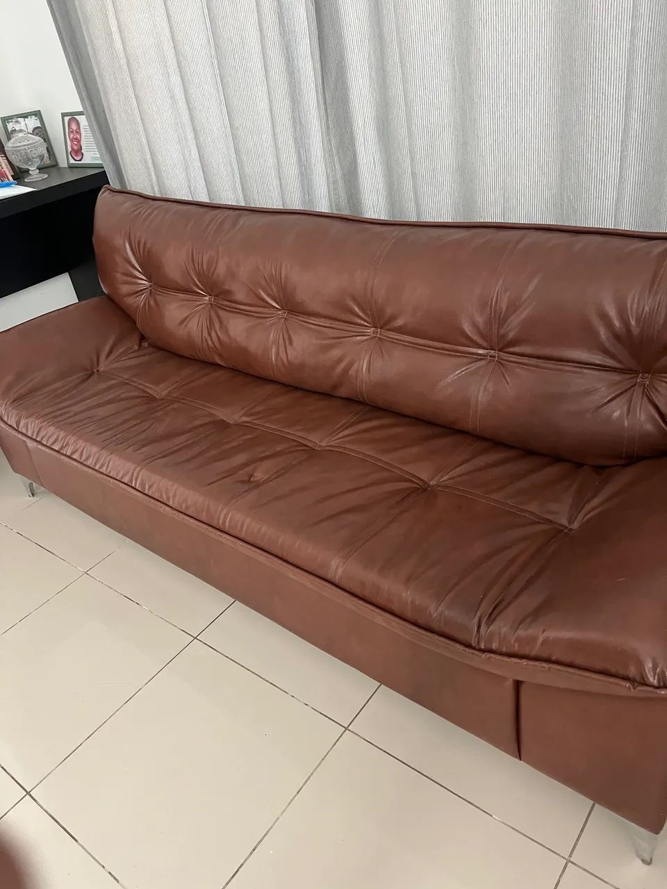 Sofá 4 lugares marrom - Foto 2