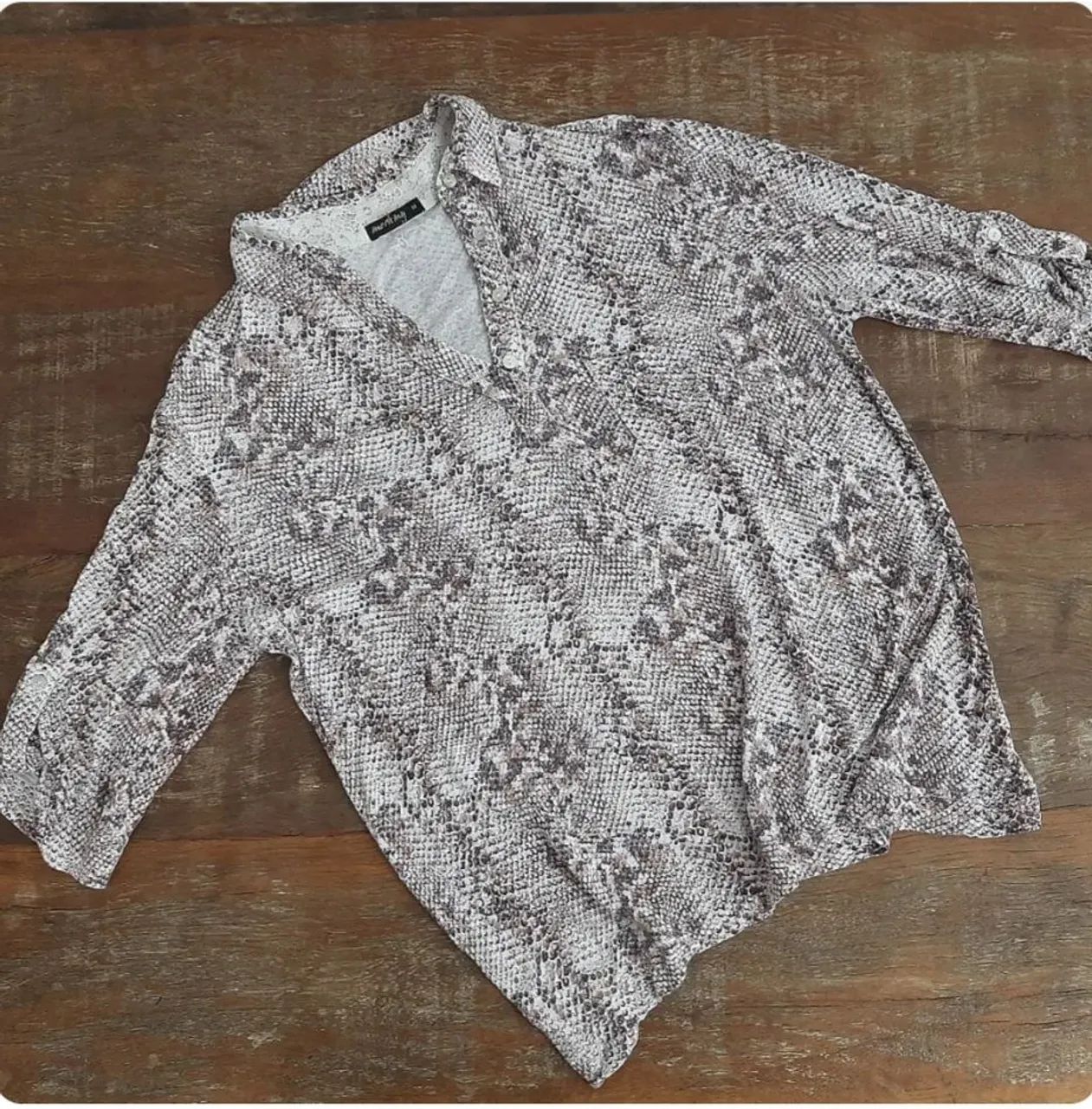 Blusa estampa cobra rosa - Foto 2