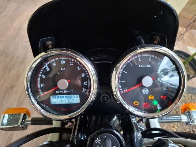 ROYAL ENFIELD INTERCEPTOR 650 - Foto 5