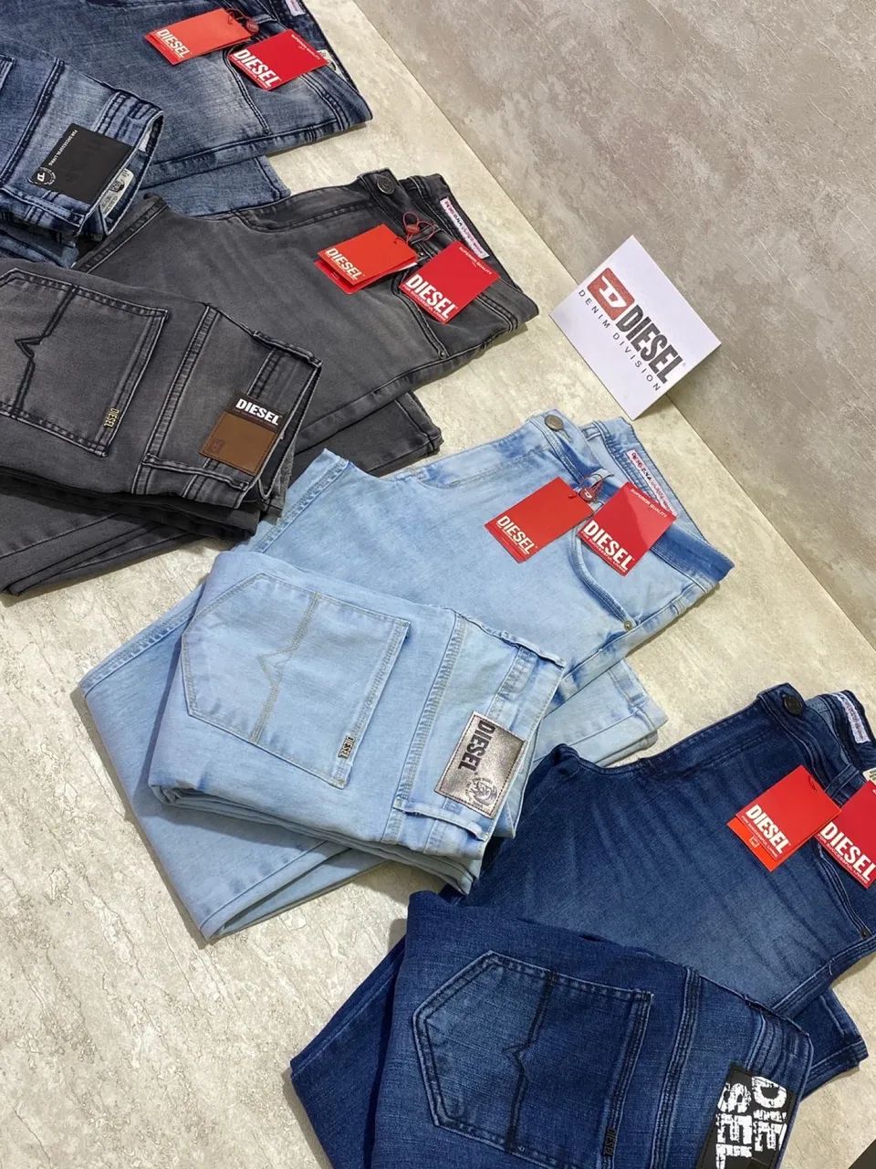 Calça Jeans Diesel Denin Denim Division - 04 Lançamentos 