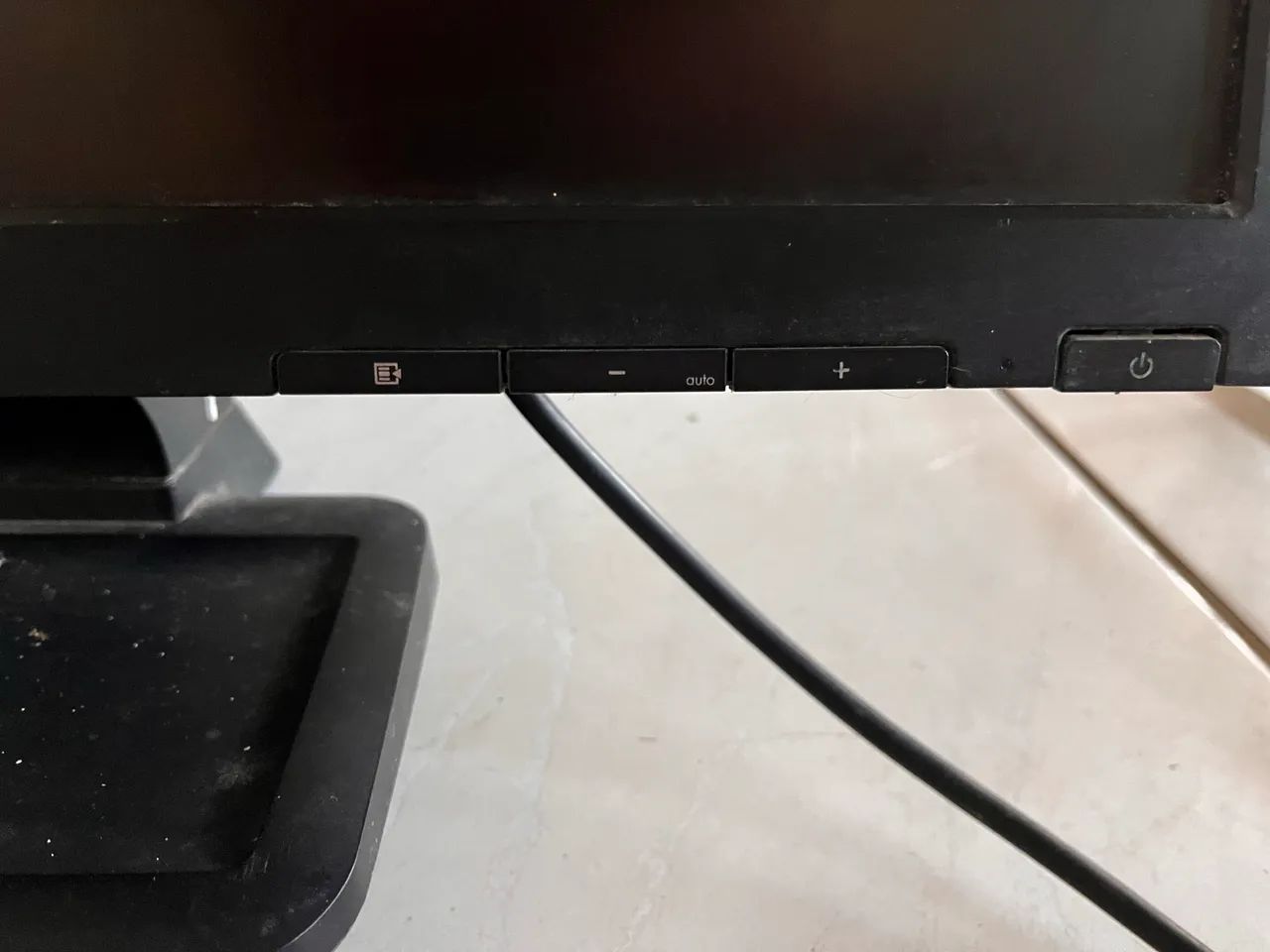 Monitor HP LE2201w 22 Polegadas (Detalhe na Tela) - Funcionando - Foto 5