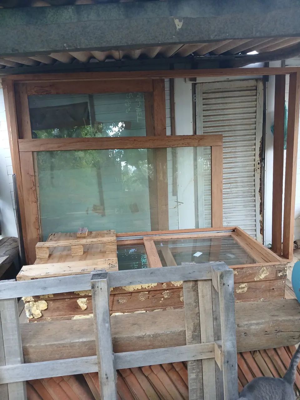 2 Portas e 2 Janelas de correr -  madeira e vidro