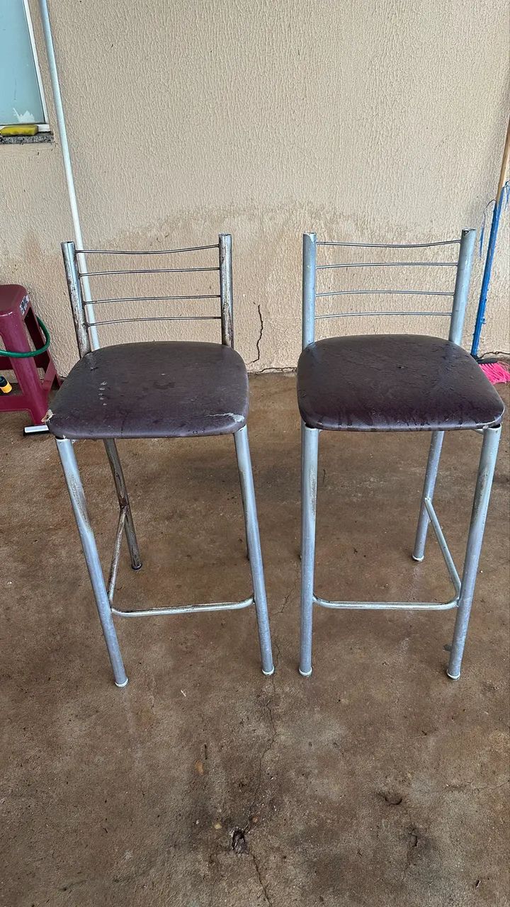 Banqueta pra reformar 100,00 as duas