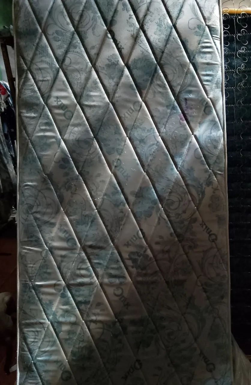 Colchão de solteiro de molas ensacadas 