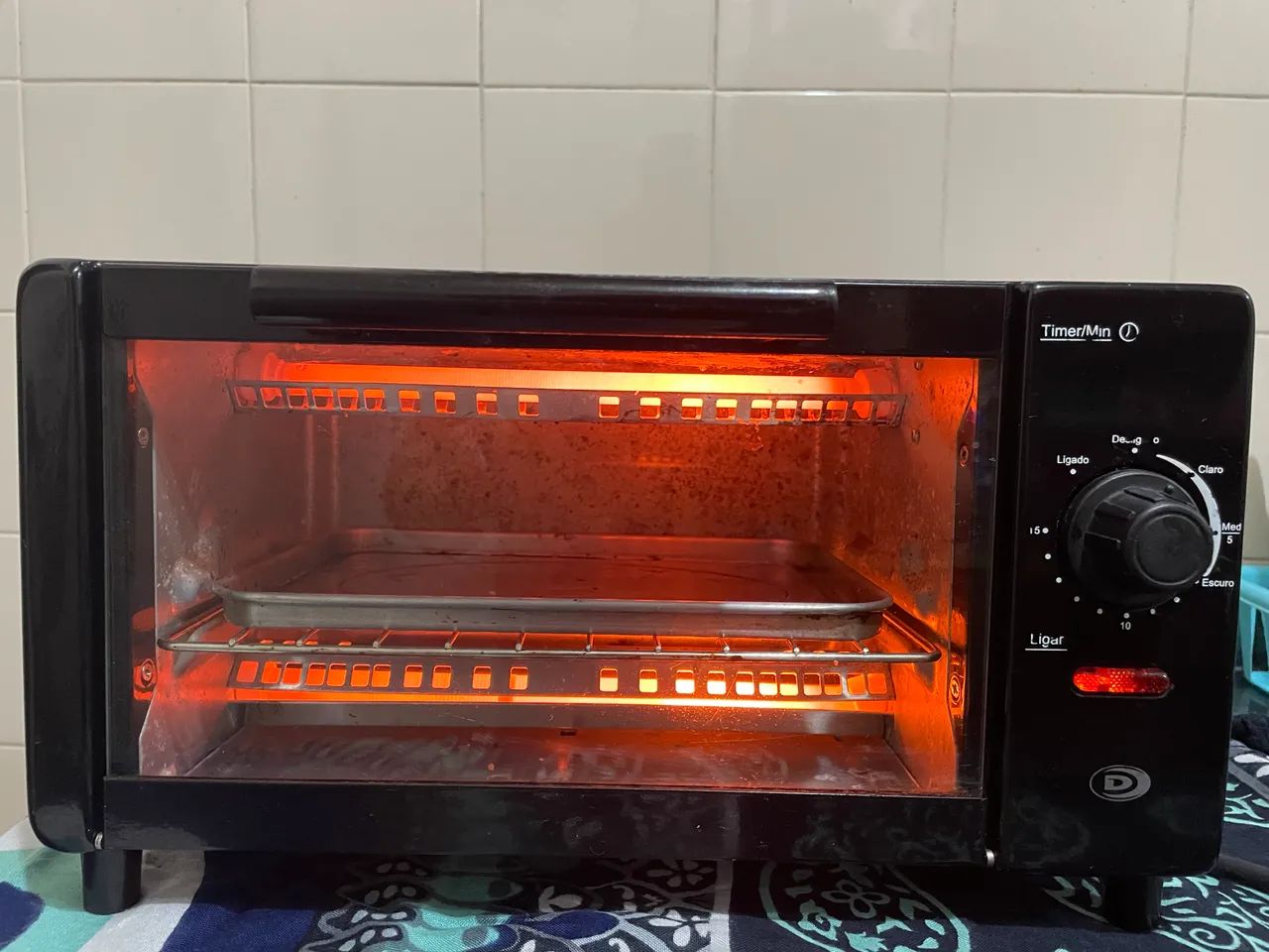Forninho elétrico funcionando - com timer
