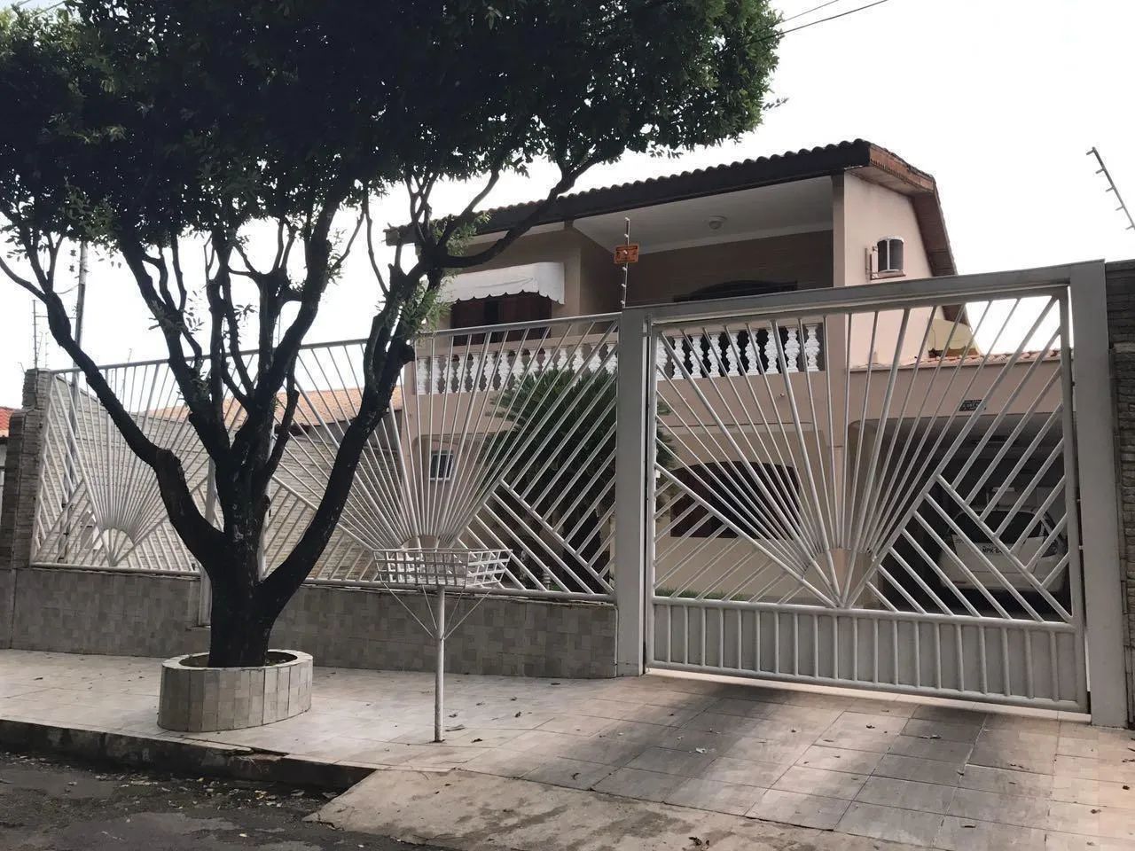 Casa no Bairro jardim Tropical